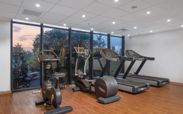 Отель Leisure Inn Cocobay Da nang