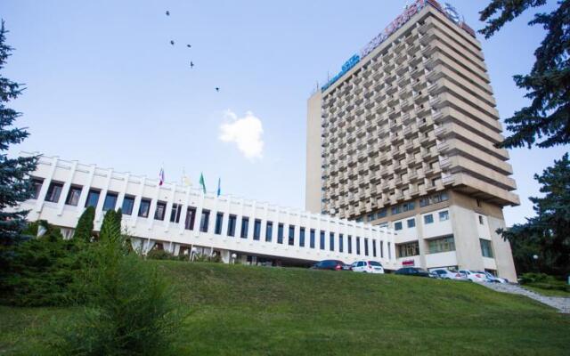 Гостиница Интурист вид на фасад