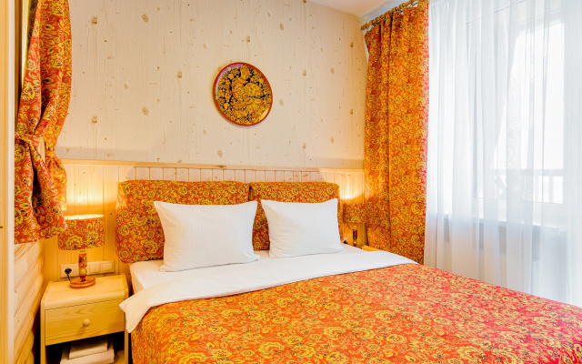 Апартаменты дизайнерские 101Апарт в стиле русской избушки