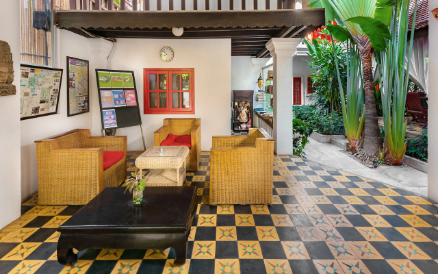 Отель Villa Wat Damnak