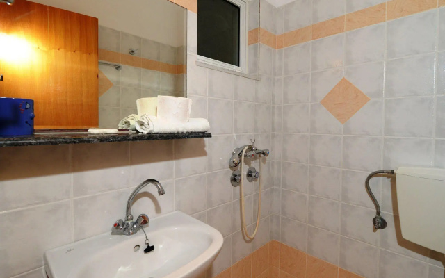Отель Pharos Rooms