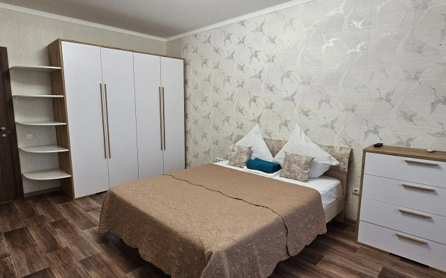 Квартира Трехкомнатные на Емлютина
