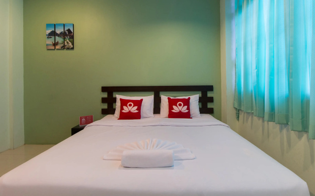 Отель ZEN Rooms Mahachai Khao San