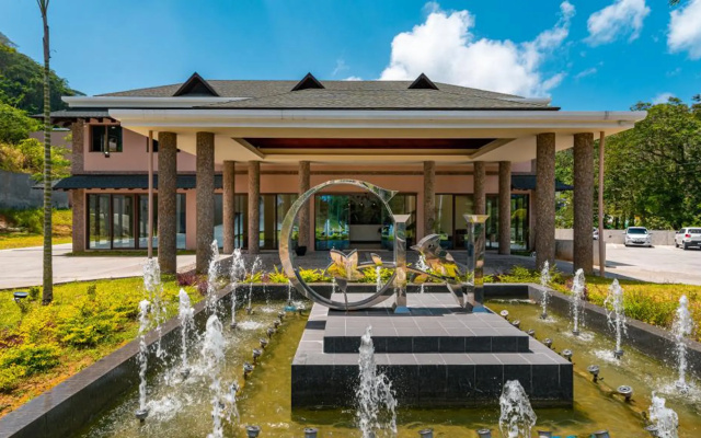 Курортный отель Gardens Hill Resort & Spa