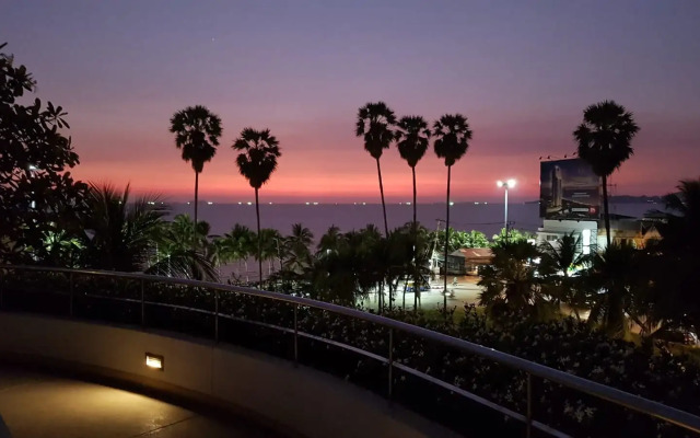 Апартаменты Jomtien Plaza Condotel