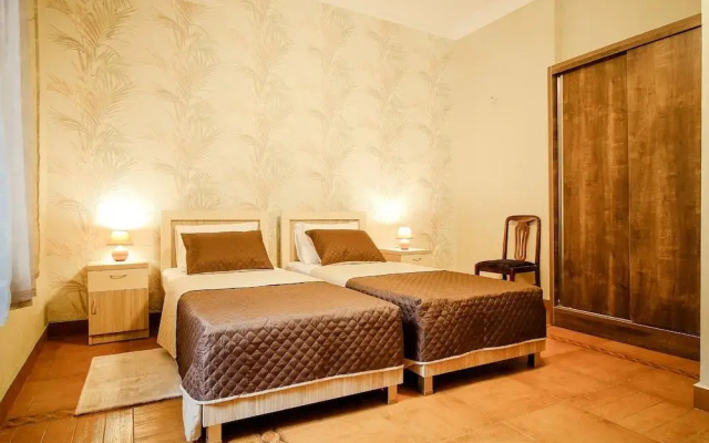 Guest rooms · Tbilisi — photo 13