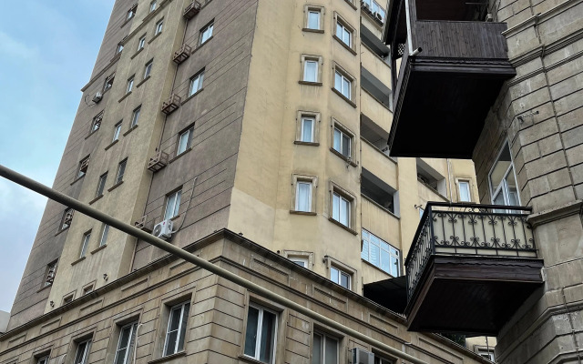 Апартаменты Flame Tower Views! Huge 3BR/2BA Central Baku