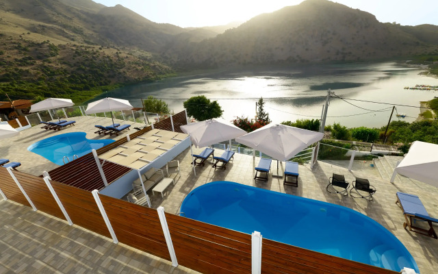 Отель Lake View Suites