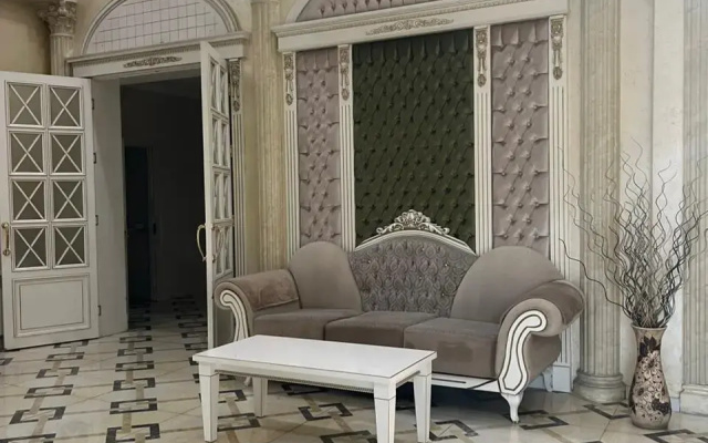 Отель Aura