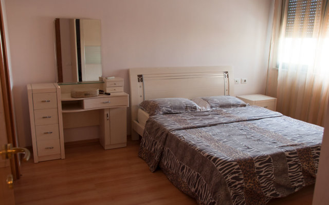 Medi's Apartments in Tirana, Albania from 90$, photos, reviews - zenhotels.com guestroom