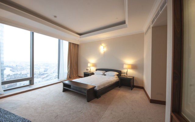 Апартаменты SkyApartments комната для гостей