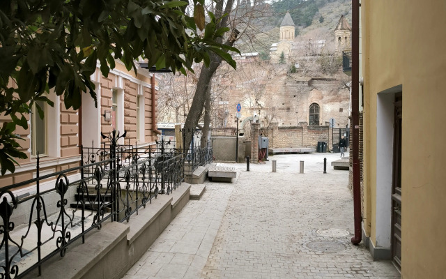 Частный Дом Tbilisi Central Apartment