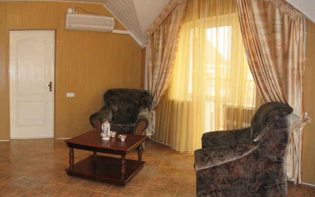Мебелированные комнаты House on Pervomayskaya