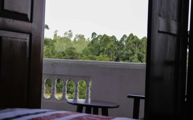 Отель Yoho King Garden View
