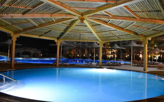 Курортный отель Parrotel Lagoon Waterpark