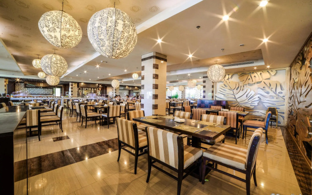 Отель Olalani Resort and Condotel