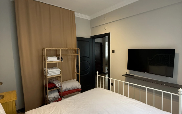 Апартаменты Stylish 2BR Near Sultanahmet w/ Projector & PS