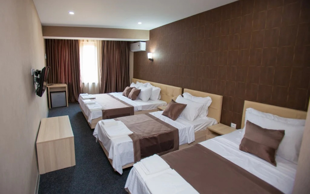 Guest rooms · Tbilisi — photo 11