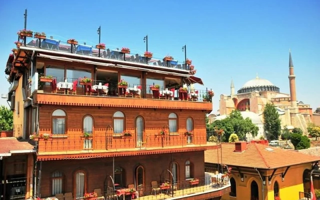 Seven Hills Hotel