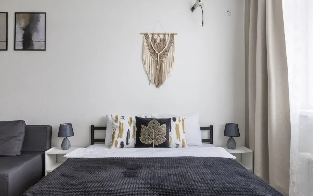 Апартаменты Черная лилия Studio ApartaMIA