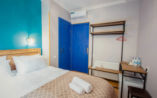 Guest rooms · Tbilisi — photo 30