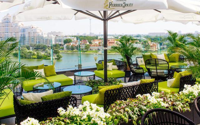 Отель DoubleTree by Hilton Minsk