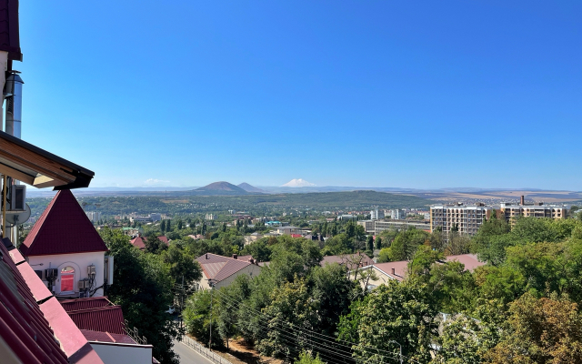 Квартира Эльбрус виден из окна, а курортная зона около дома