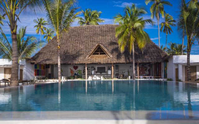 Отель The Loop Beach Resort