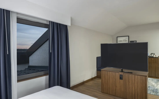 Отель Hampton by Hilton Istanbul Arnavutkoy