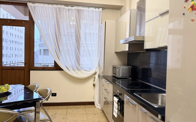 Апартаменты с 2 спальнями рядом с площадью от Sweet Home