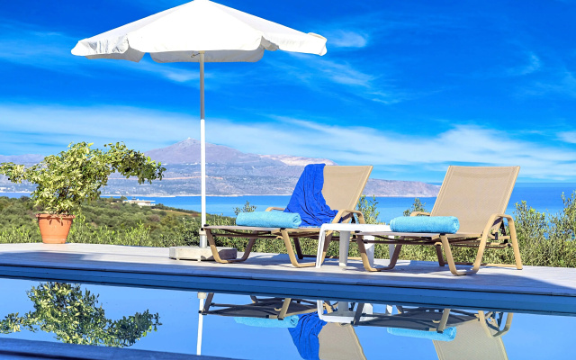 Вилла Cretan Family Villa Heated Pool