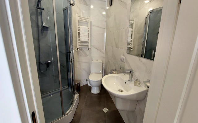 Bathroom · Tbilisi — photo 26
