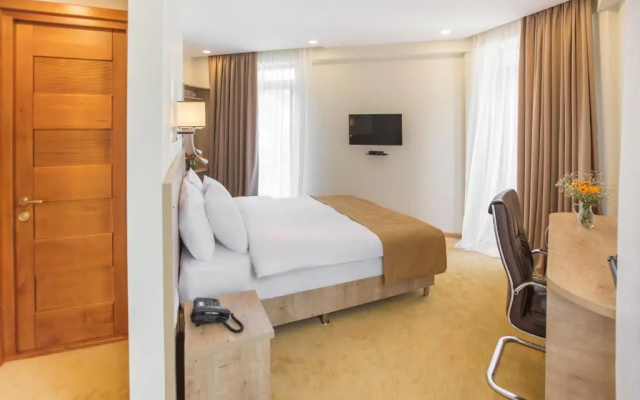 Guest rooms · Tbilisi — photo 10