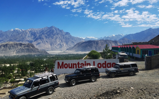 Отель Mountain Lodge Holiday Home Skardu