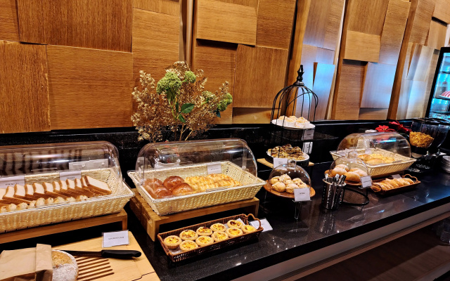 Отель Cormar Suites Kuala Lumpur