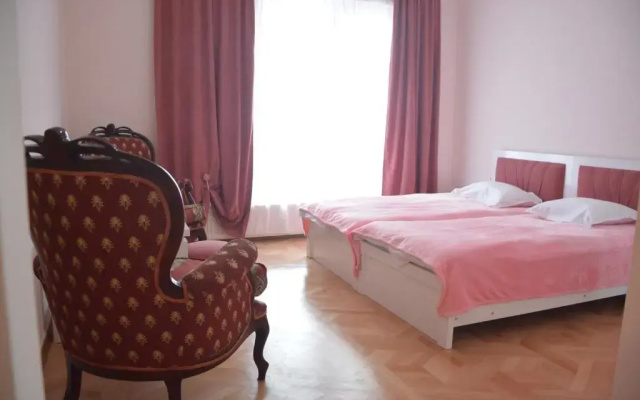 Guest rooms · Tbilisi — photo 12