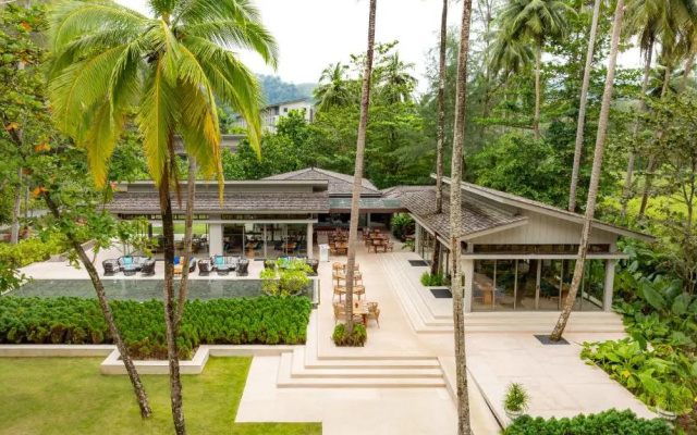 Курортный отель Avani+ Khao Lak Resort