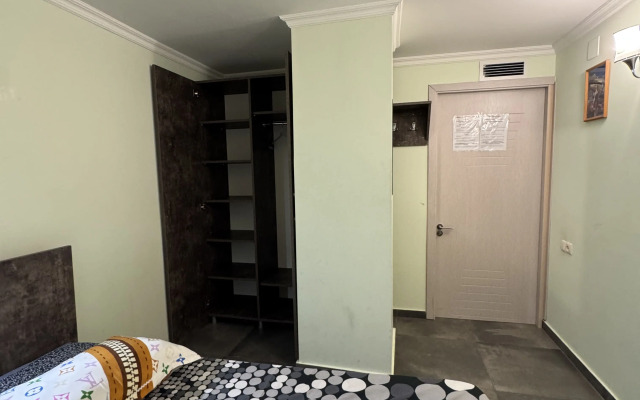 Guest rooms · Batumi — photo 10