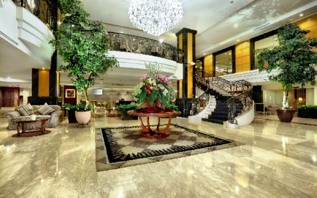 Отель Aston Tropicana