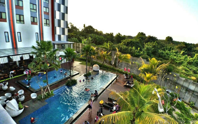 Отель Harper Purwakarta