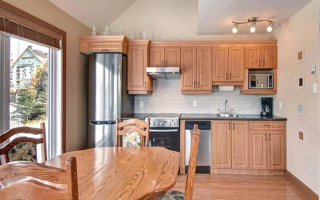Частный дом Bright Condo near the Lake