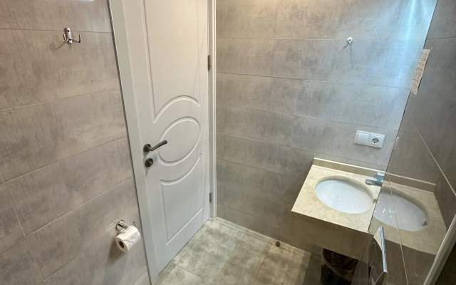 Bathroom · Ureki — photo 24