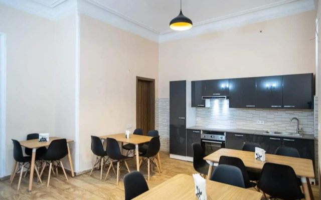 Апартаменты Sunny Apartment