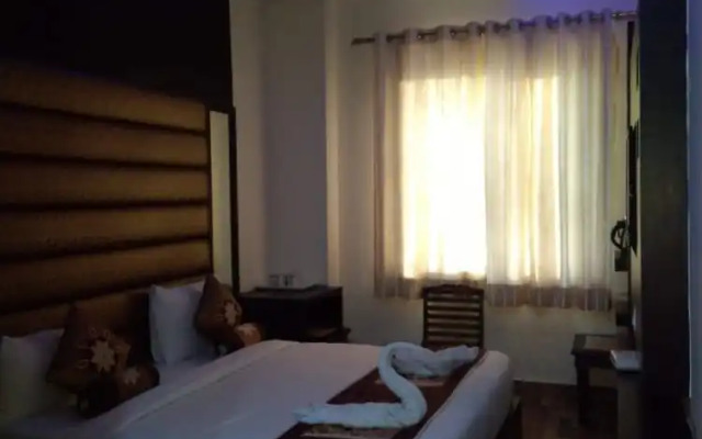 Отель Vibhav Grand