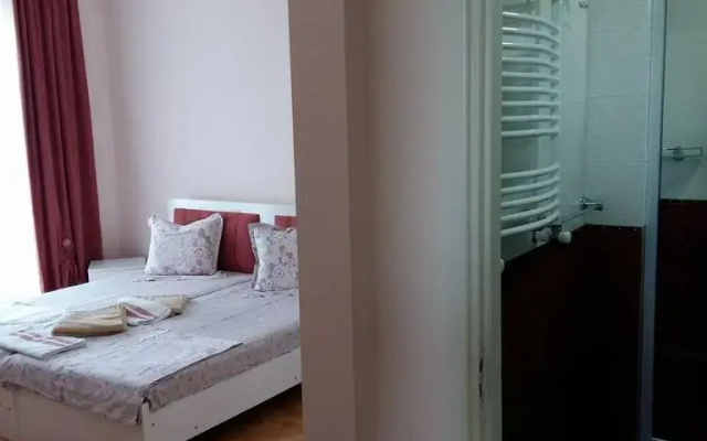 Guest rooms · Tbilisi — photo 16