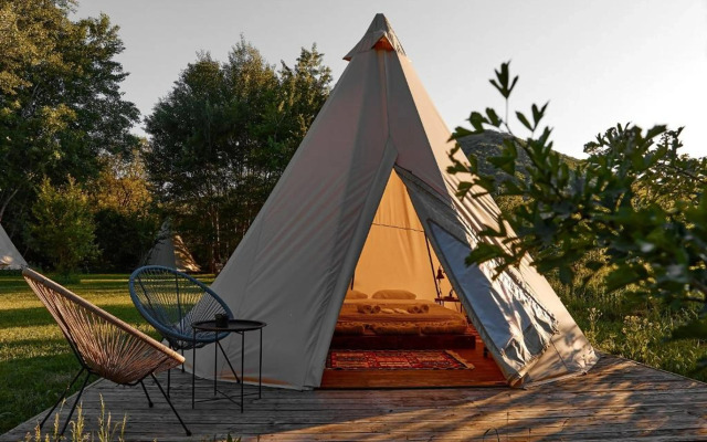 Курортный отель Gipsy Village
