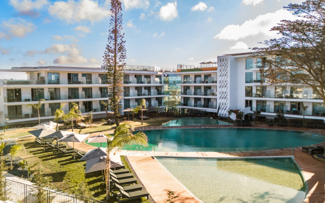 Отель Castelo Suites
