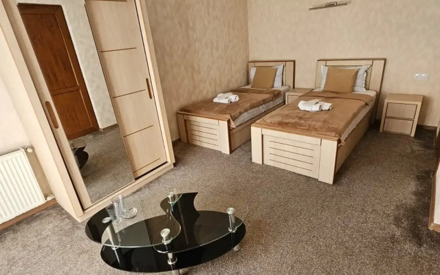 Guest rooms · Tbilisi — photo 28