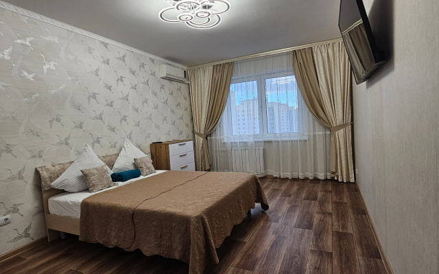 Квартира Трехкомнатные на Емлютина