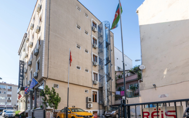 Grand Reis Hotel